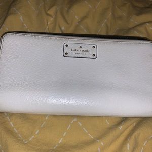 Amazing Kate Spade Wallet (Wristlet Two tone )